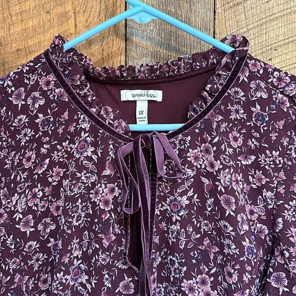 Speechless women’s wine rose floral bell sleeve dress size 1X - Picture 2 of 5